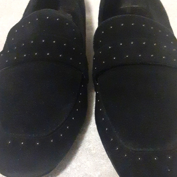 Shoes - Picture 3 of 5